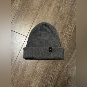 ANIAN Recycled Cashmere Toque - Grey